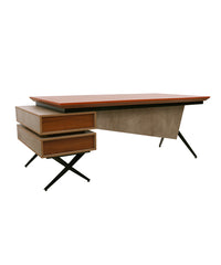 Xyra Executive Table